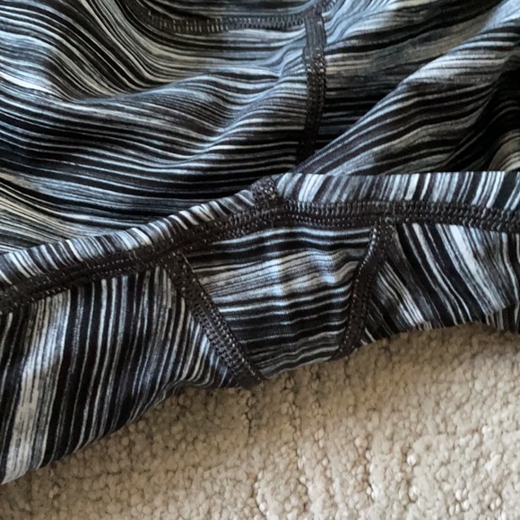 lululemon train times 7/8 tight sz 6 - Picture 7 of 7